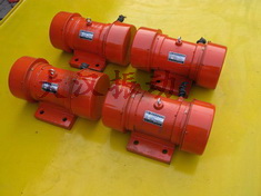 YZS振動(dòng)電機(jī):激振能力強(qiáng)，拆卸方便。